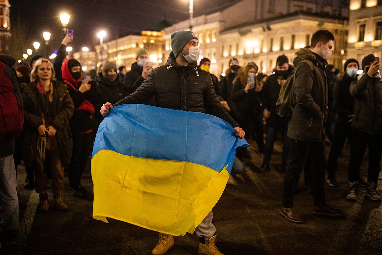 Стихийный митинг в Санкт-Петербурге в день начала полномасштабного вторжения в Украину 24 февраля 2022 года / Фото: Давид Френкель